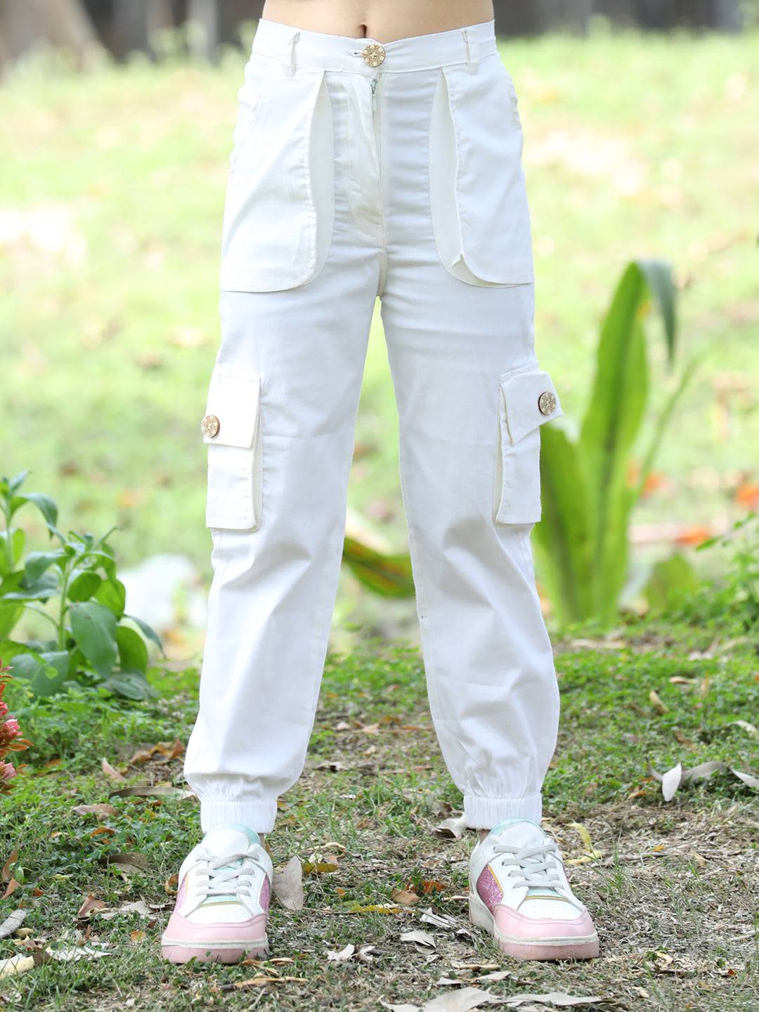 Ladies white store cargo pants