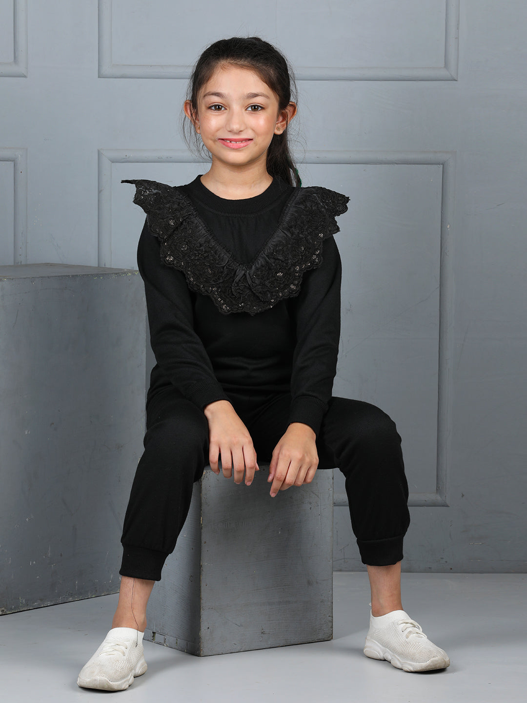 Cutiekins Girls Solid Embellished Cozy Fleece Tracksuit -Black